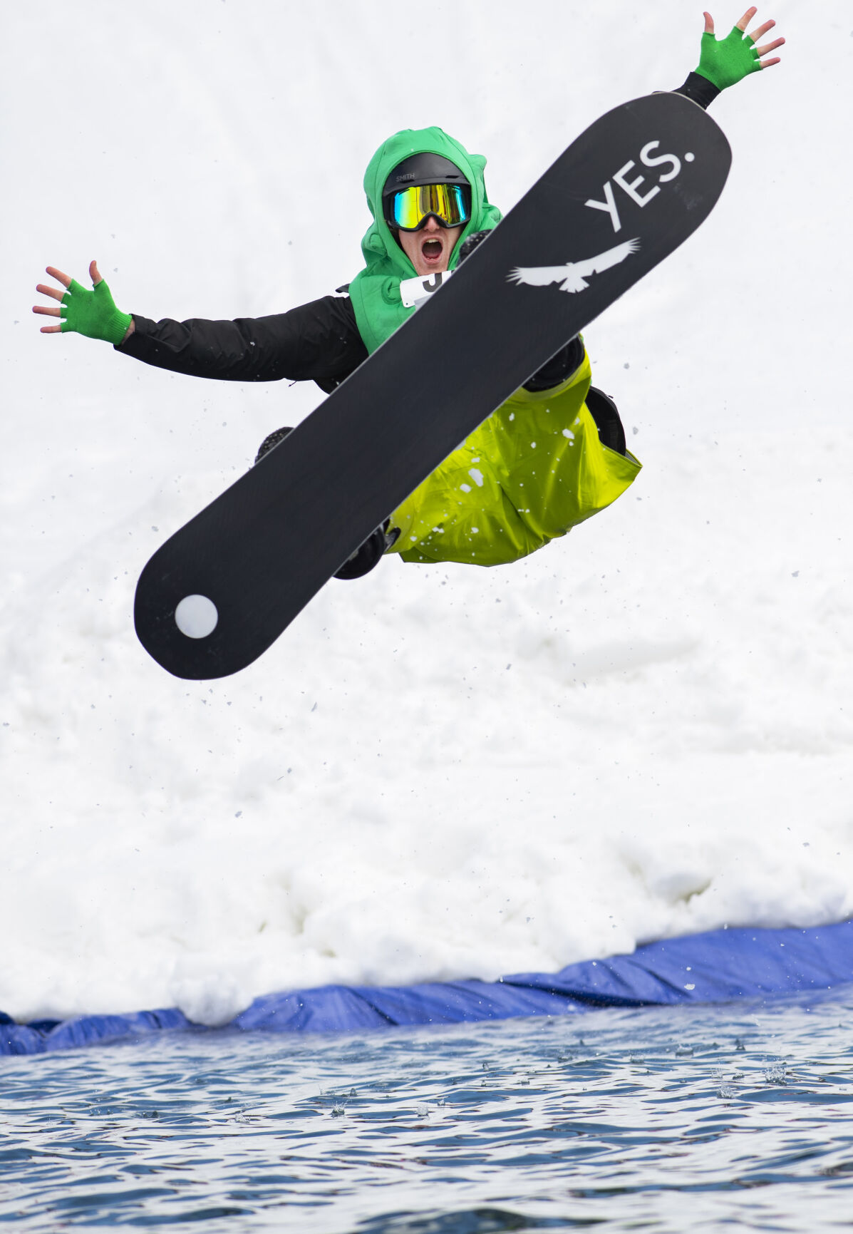 04_02_22 pond skim00403.jpg